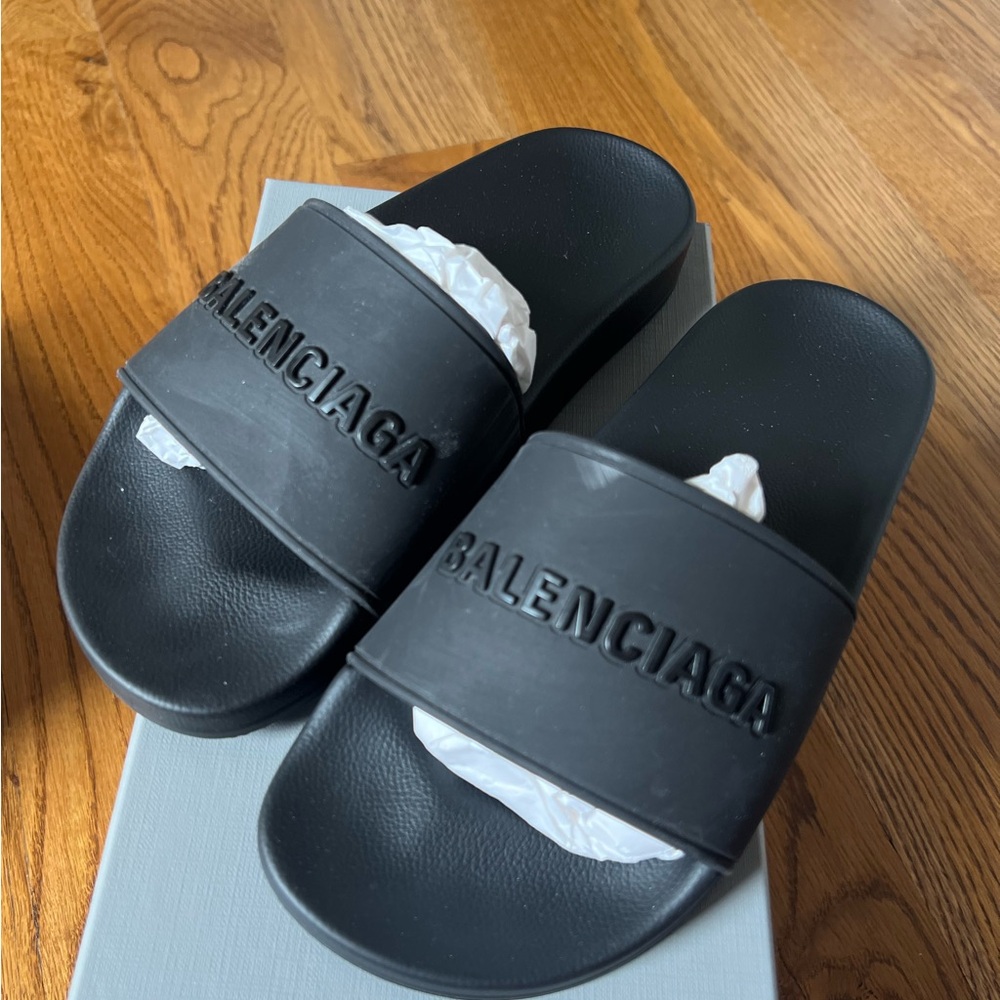 Balenciaga pool logo rubber slides